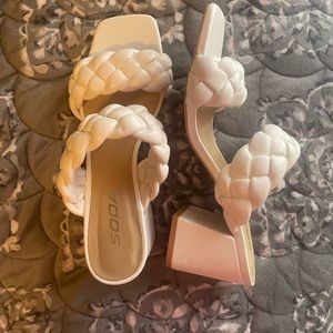 SODA White Block Heel